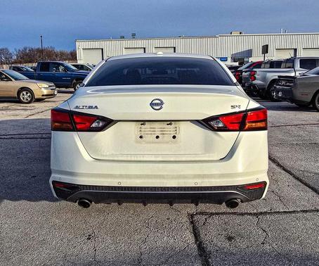 2020 Nissan Altima SR FWD