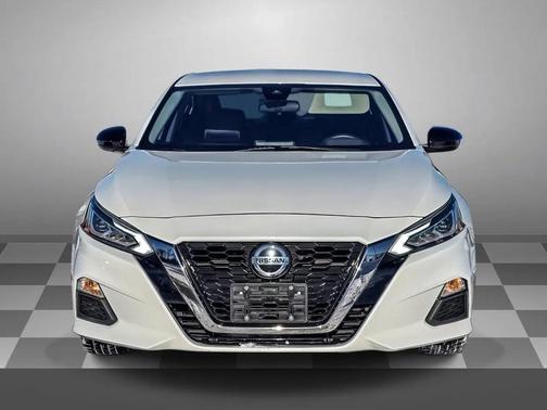 2020 Nissan Altima SR FWD