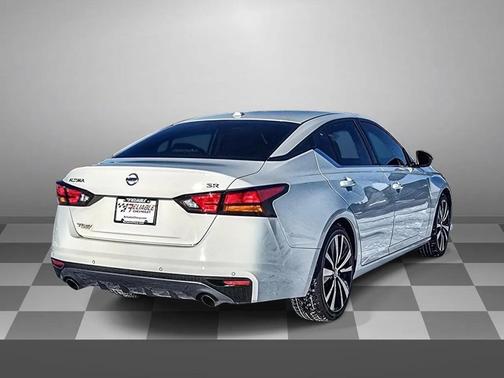 2020 Nissan Altima SR FWD