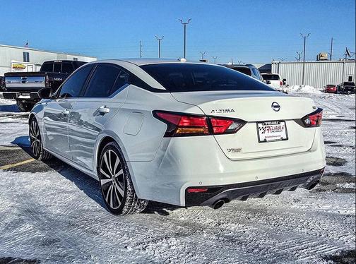 2020 Nissan Altima SR FWD