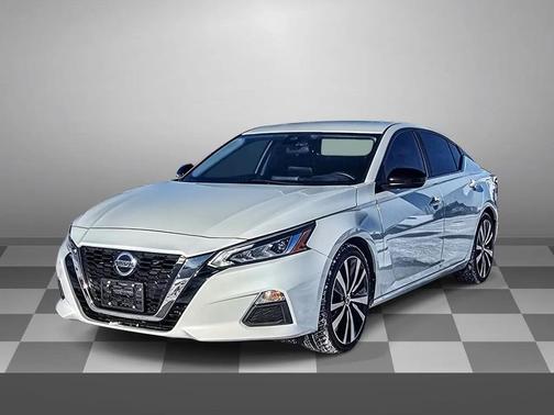 2020 Nissan Altima SR FWD