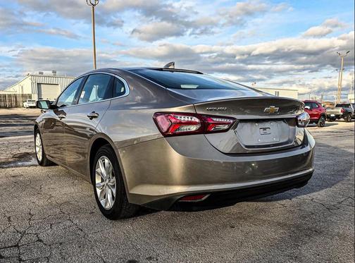 2022 Chevrolet Malibu FWD LT