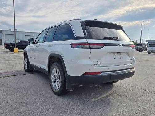 Bright White Clearcoat 2023 Jeep Grand Cherokee Limited