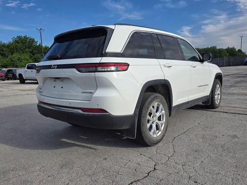 Bright White Clearcoat 2023 Jeep Grand Cherokee Limited