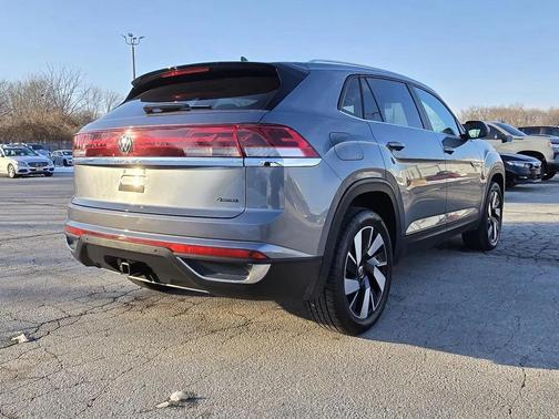 2025 Volkswagen Atlas Cross Sport 2.0T SE w/Technology 4MOTION