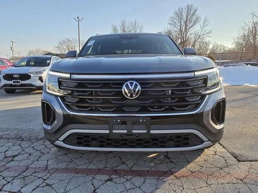2025 Volkswagen Atlas Cross Sport 2.0T SE w/Technology 4MOTION
