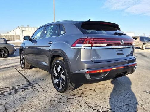 2025 Volkswagen Atlas Cross Sport 2.0T SE w/Technology 4MOTION