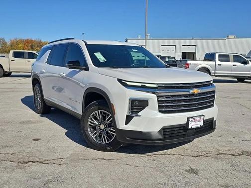 2024 Chevrolet Traverse LT