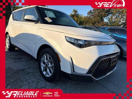 Snow White Pearl 2025 Kia Soul LX