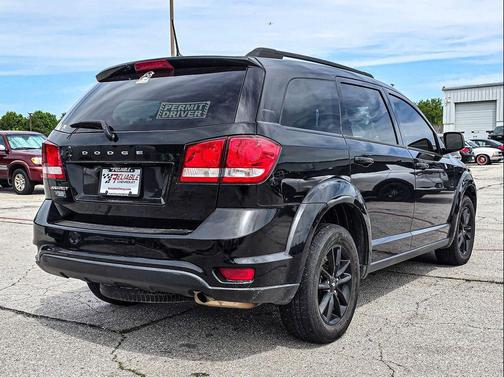 Pitch Black Clearcoat 2019 Dodge Journey SE