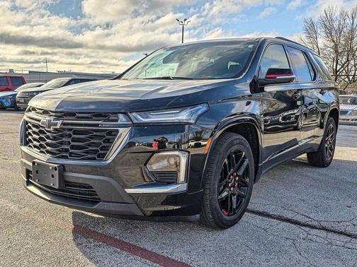 Mosaic Black Metallic 2023 Chevrolet Traverse Premier