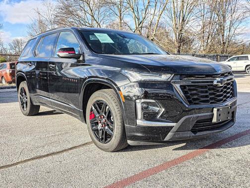 Mosaic Black Metallic 2023 Chevrolet Traverse Premier