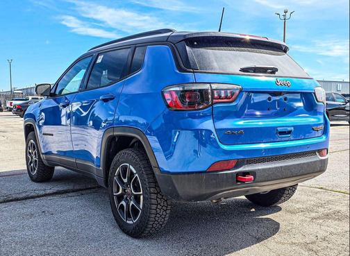 Hydro Blue Pearlcoat 2025 Jeep Compass Trailhawk