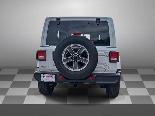 Bright White 2020 Jeep Wrangler Unlimited Sahara