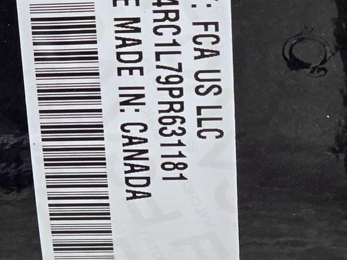 Brilliant Black Crystal Pearlcoat 2023 Chrysler Pacifica Hybrid Touring L