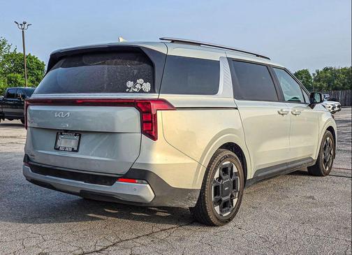 Ivory Silver 2025 Kia Carnival EX