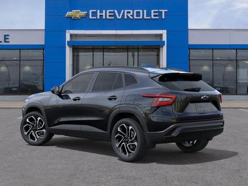 Mosaic Black Metallic 2026 Chevrolet Trax FWD 2RS