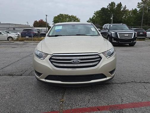 2018 Ford Taurus SE