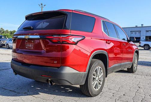 Radiant Red Tintcoat 2023 Chevrolet Traverse LT Cloth