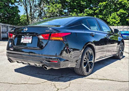Super Black 2025 Nissan Altima SR FWD