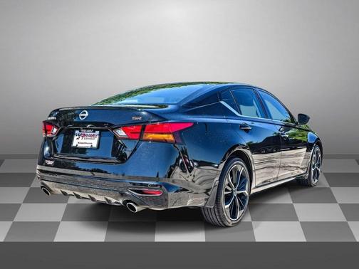 Super Black 2025 Nissan Altima SR FWD