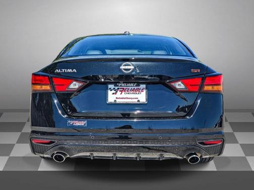 Super Black 2025 Nissan Altima SR FWD