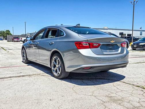 Sterling Gray Metallic 2024 Chevrolet Malibu FWD 1LT