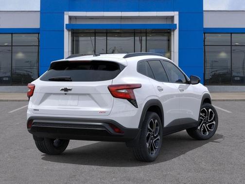 Summit White 2026 Chevrolet Trax FWD 2RS
