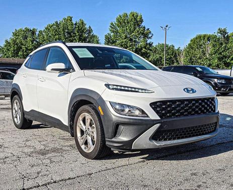 Lunar White 2023 Hyundai KONA SEL