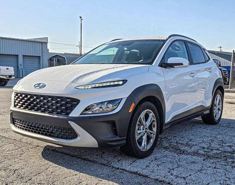 Lunar White 2023 Hyundai KONA SEL