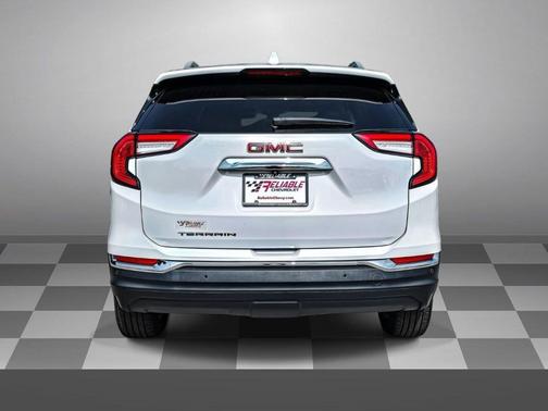 Summit White 2022 GMC Terrain SLT