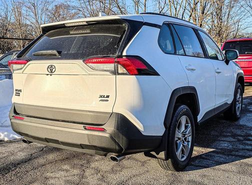 2024 Toyota RAV4 XLE