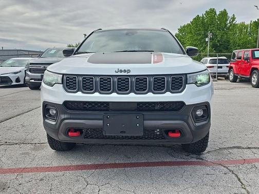 Bright White Clearcoat 2025 Jeep Compass Trailhawk