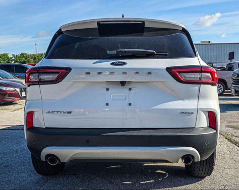 Oxford White 2023 Ford Escape Active
