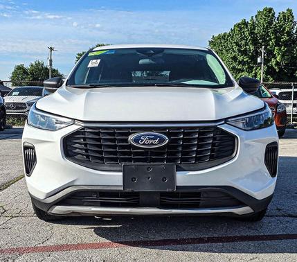 Oxford White 2023 Ford Escape Active