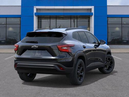 Mosaic Black Metallic 2026 Chevrolet Trax LT