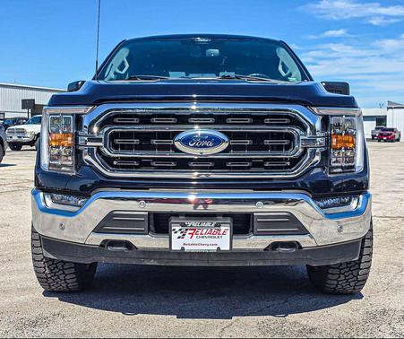 Antimatter Blue Metallic 2022 Ford F-150 XLT