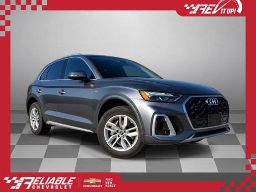 Daytona Gray Pearl Effect 2022 Audi Q5 45 S line Premium