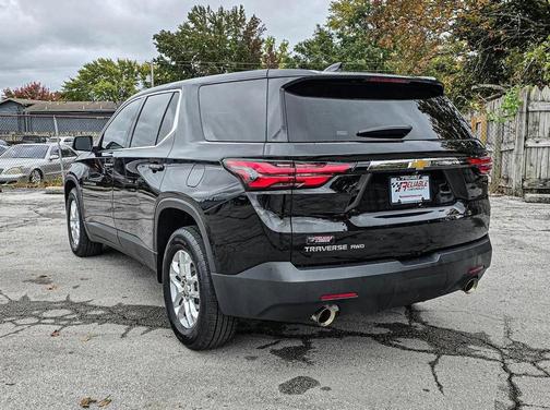 2022 Chevrolet Traverse LS
