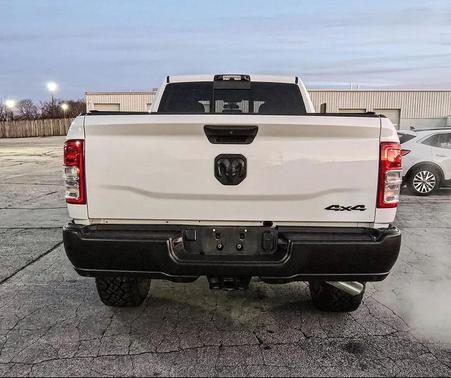 2024 RAM 2500 Tradesman Crew Cab 4x4 6'4' Box