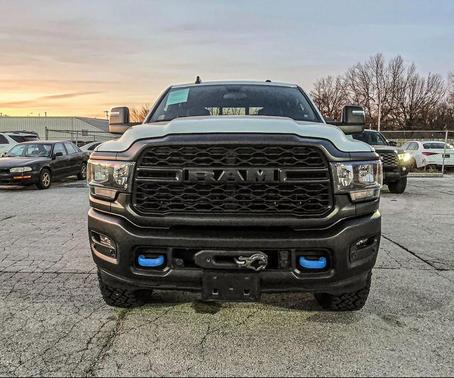 2024 RAM 2500 Tradesman Crew Cab 4x4 6'4' Box