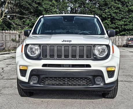 Alpine White Clearcoat 2023 Jeep Renegade Latitude