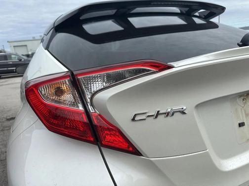 2020 Toyota C-HR LE