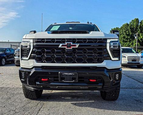 Summit White 2026 Chevrolet Silverado 2500 Crew Cab, Standard Bed, XR2, 4WD