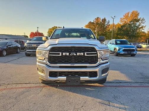 2022 RAM 2500 Tradesman Regular Cab 4x2 8' Box