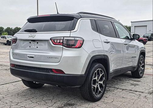Silver Zynith Metallic Clearcoat 2025 Jeep Compass Limited