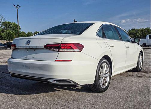 Pure White 2020 Volkswagen Passat 2.0T SE