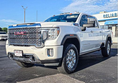 White Frost Tricoat 2021 GMC Sierra 2500 Denali