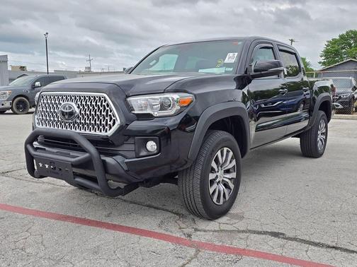 Midnight Black Metallic 2018 Toyota Tacoma TRD Off Road