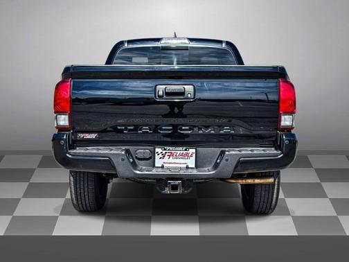 Midnight Black Metallic 2018 Toyota Tacoma TRD Off Road